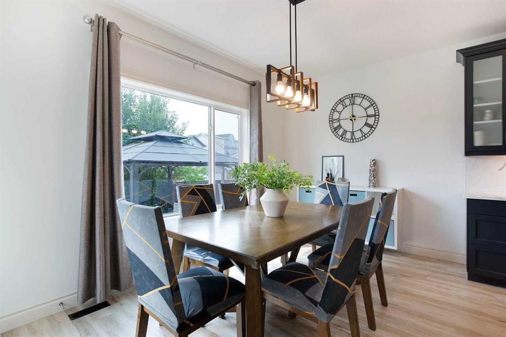 1153 Kingston Crescent Se, Airdrie, AB - Indoor Photo Showing Dining Room