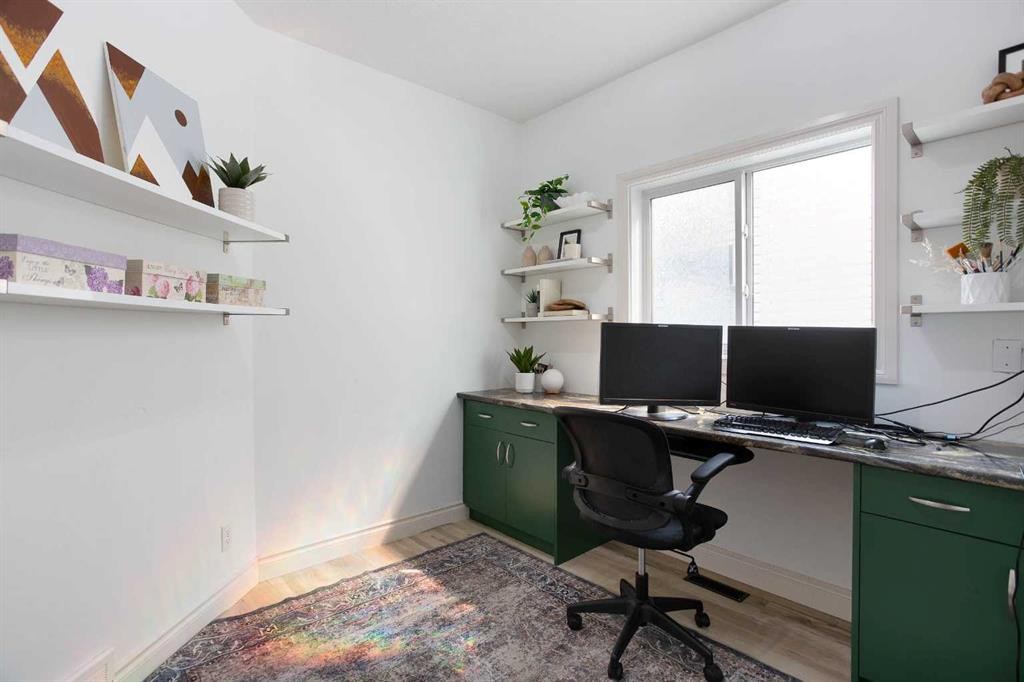 1153 Kingston Crescent Se, Airdrie, AB - Indoor Photo Showing Office
