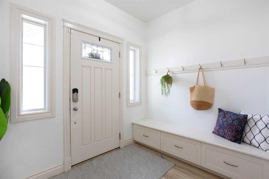 1153 Kingston Crescent Se, Airdrie, AB - Indoor Photo Showing Other Room