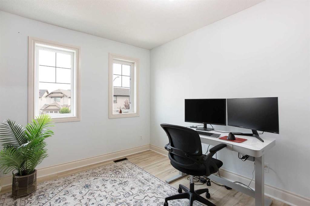 1153 Kingston Crescent Se, Airdrie, AB - Indoor Photo Showing Office