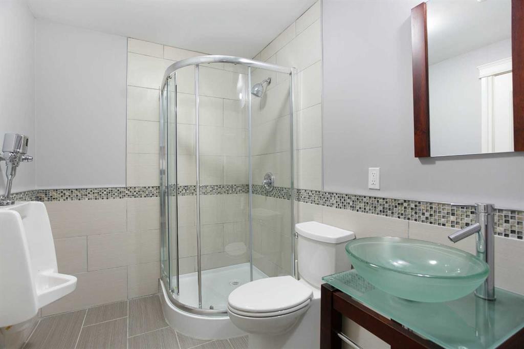 1153 Kingston Crescent Se, Airdrie, AB - Indoor Photo Showing Bathroom
