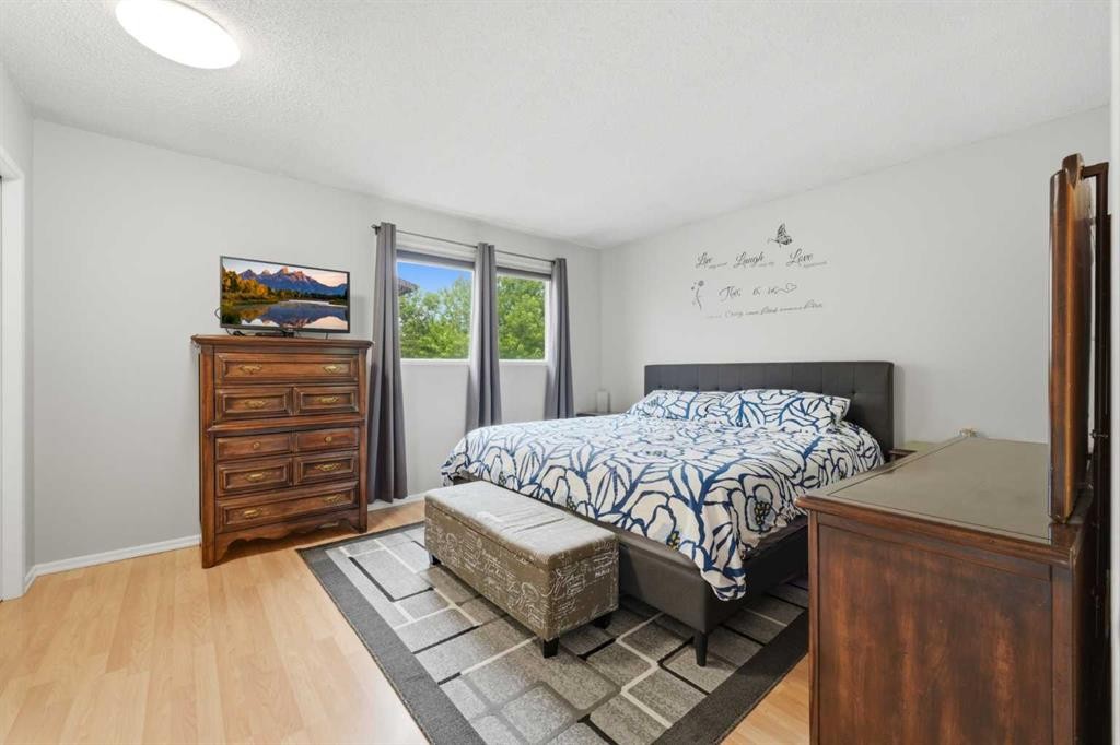 32 Beddington Rise Ne, Calgary, AB - Indoor Photo Showing Bedroom