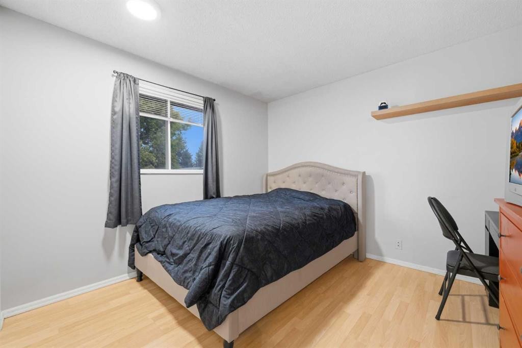 32 Beddington Rise Ne, Calgary, AB - Indoor Photo Showing Bedroom