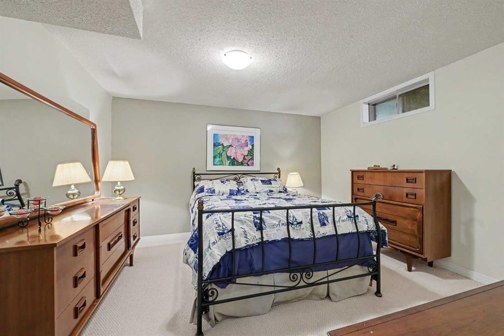 231 Cedarille Green Sw, Calgary, AB