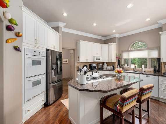 39 Baycrest Court Sw, Calgary, AB