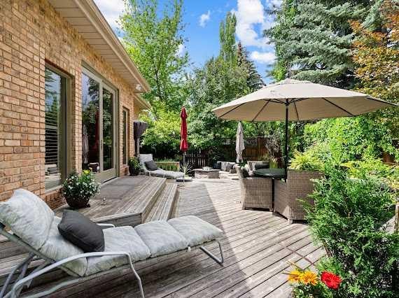 39 Baycrest Court Sw, Calgary, AB
