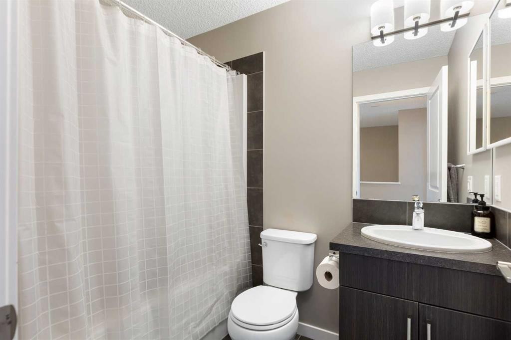 69 Chaparral Valley Crescent Se, Calgary, AB - Indoor Photo Showing Bathroom