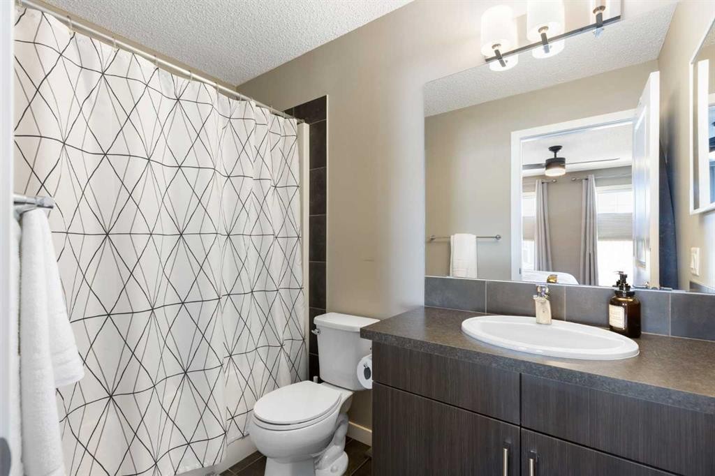 69 Chaparral Valley Crescent Se, Calgary, AB - Indoor Photo Showing Bathroom