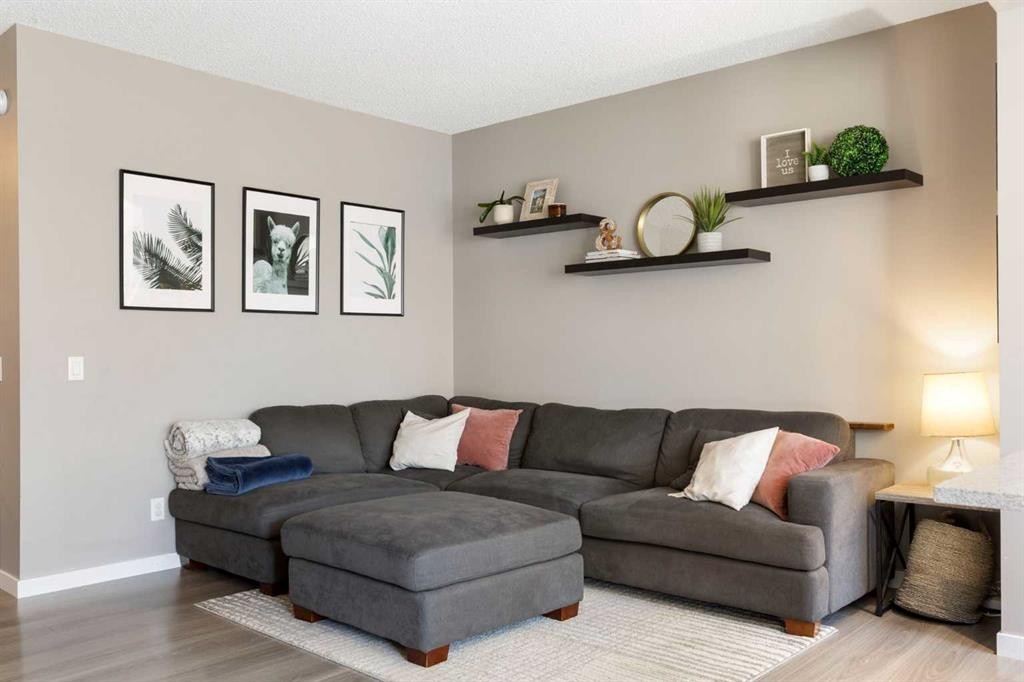 69 Chaparral Valley Crescent Se, Calgary, AB - Indoor Photo Showing Living Room
