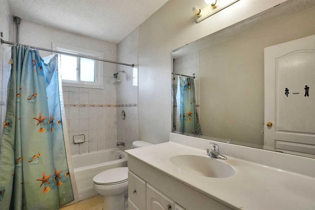 888 Rundlecairn Way Ne, Calgary, AB - Indoor Photo Showing Bathroom