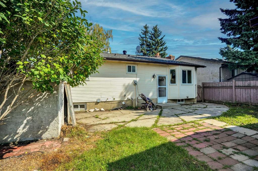 888 Rundlecairn Way Ne, Calgary, AB - Outdoor