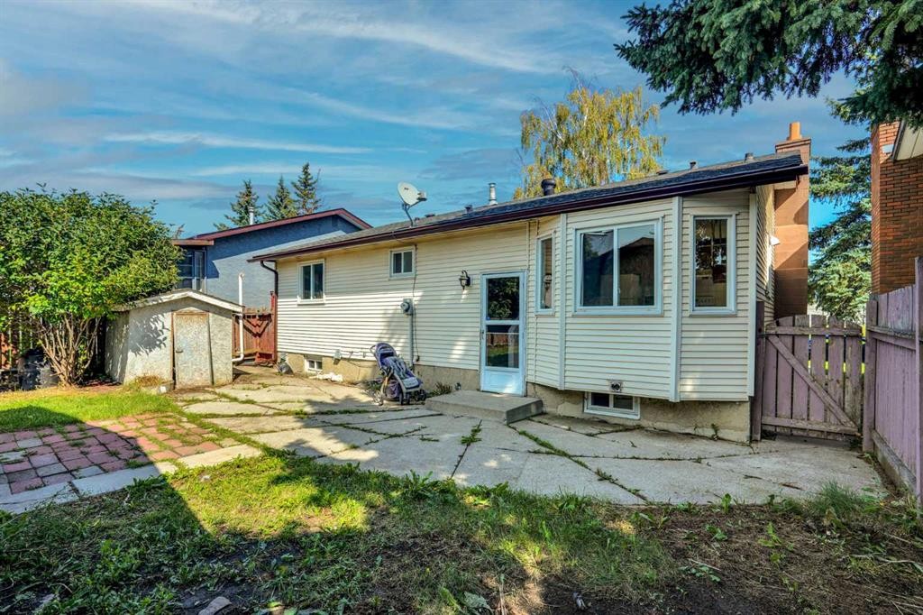 888 Rundlecairn Way Ne, Calgary, AB - Outdoor