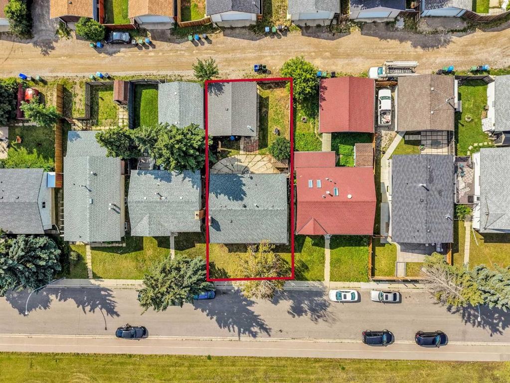 888 Rundlecairn Way Ne, Calgary, AB - Outdoor With View