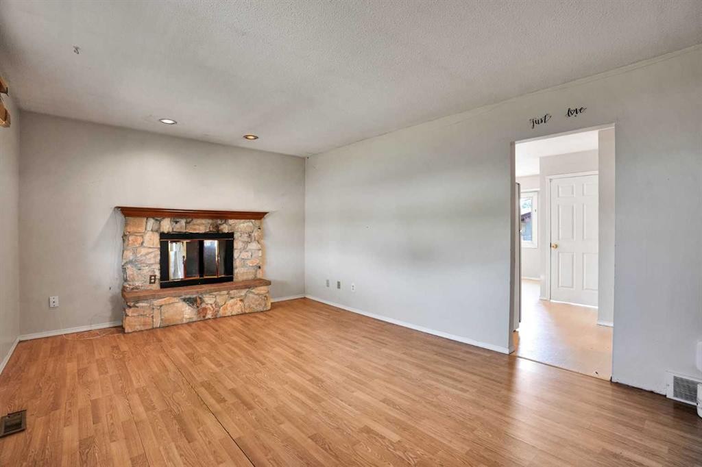 888 Rundlecairn Way Ne, Calgary, AB - Indoor Photo Showing Living Room