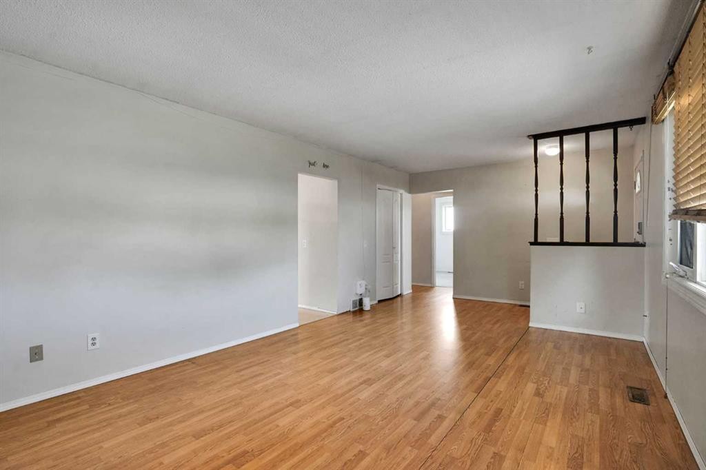 888 Rundlecairn Way Ne, Calgary, AB - Indoor Photo Showing Other Room