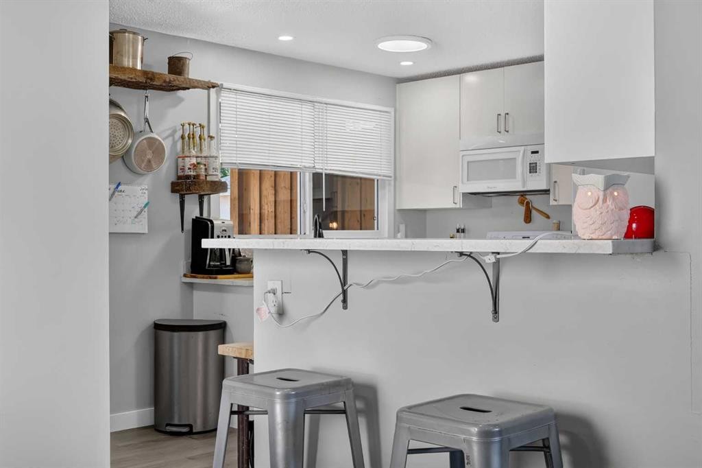24 Penworth Crescent Se, Calgary, AB - Indoor Photo Showing Laundry Room