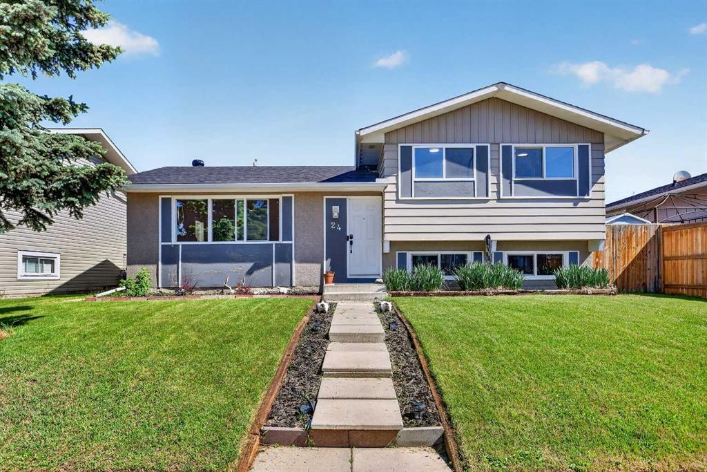 24 Penworth Crescent Se, Calgary, AB - Outdoor With Facade