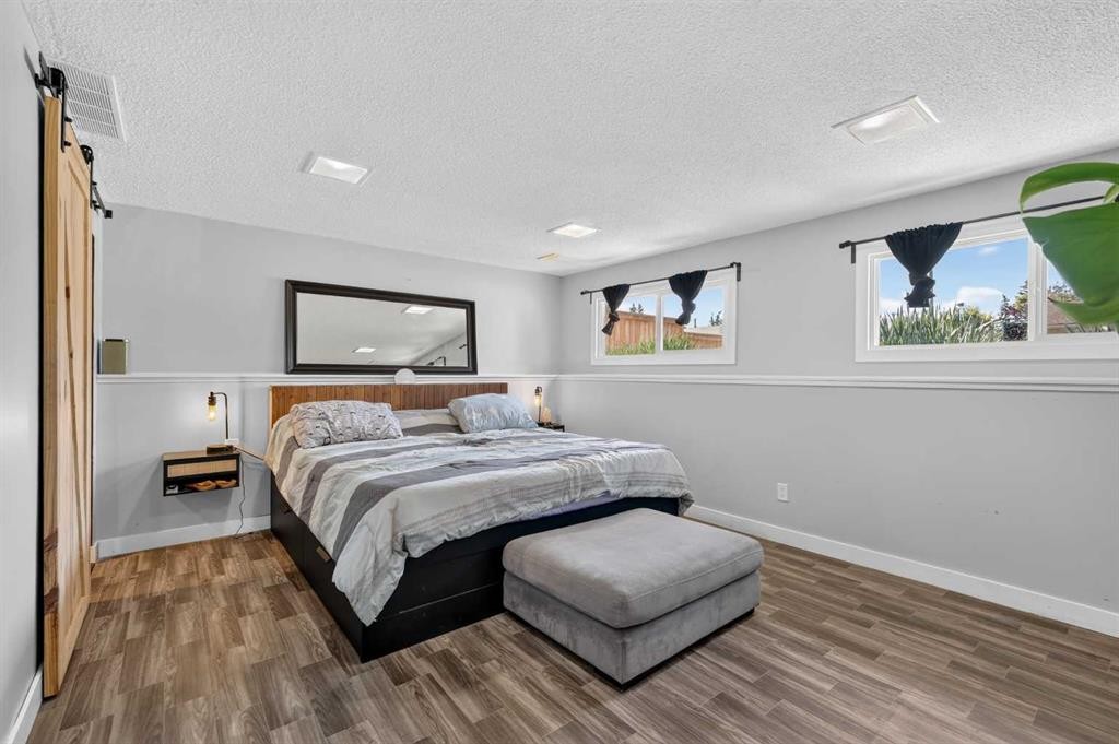 24 Penworth Crescent Se, Calgary, AB - Indoor Photo Showing Bedroom