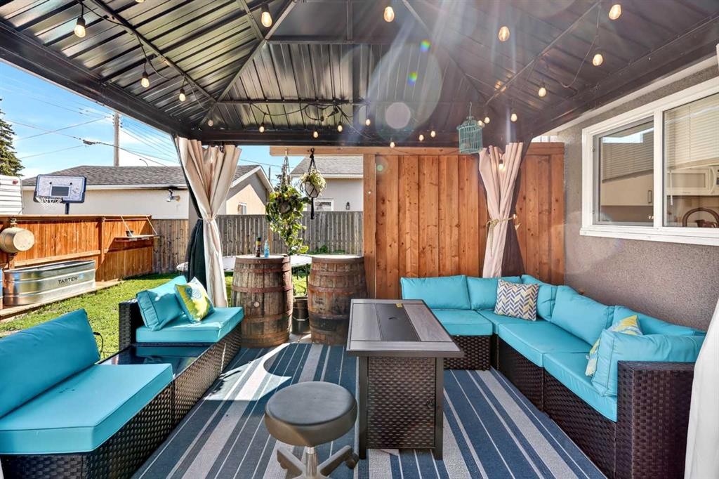 24 Penworth Crescent Se, Calgary, AB - Outdoor With Deck Patio Veranda With Exterior