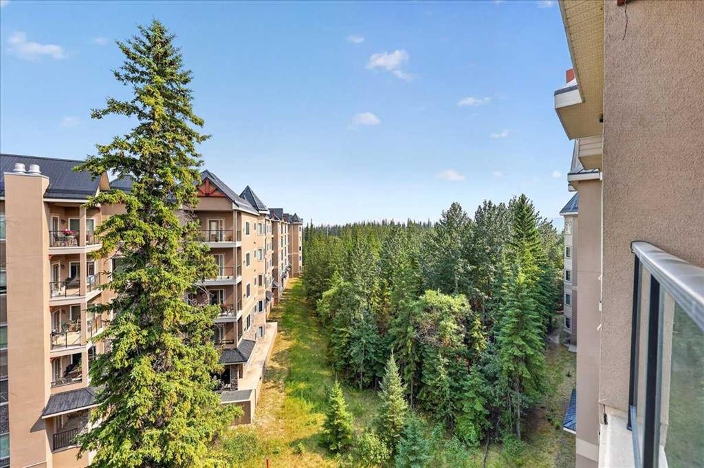 537-10 Discovery Ridge Close Sw, Calgary, AB - Outdoor