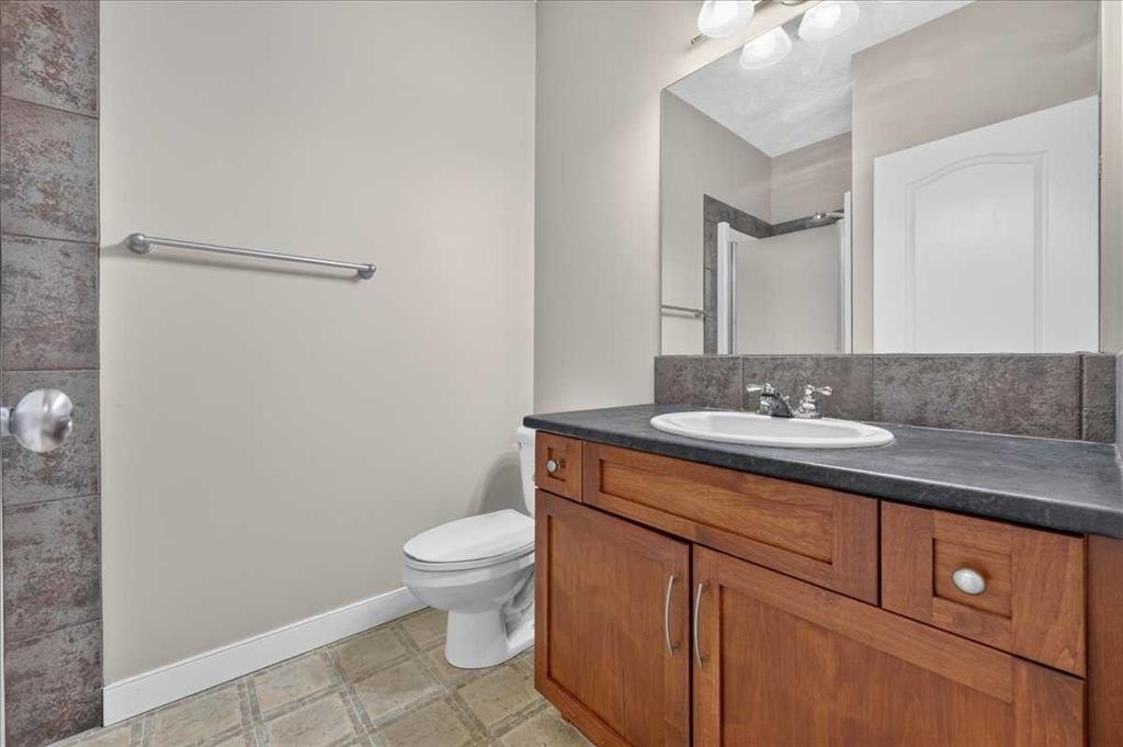 537-10 Discovery Ridge Close Sw, Calgary, AB - Indoor Photo Showing Bathroom