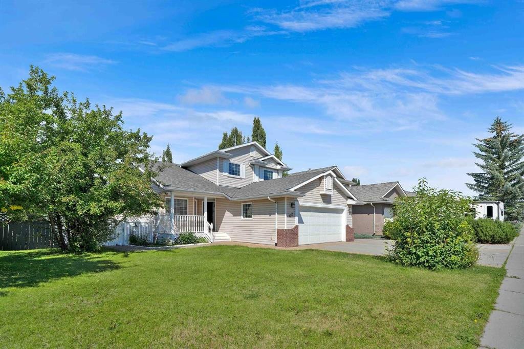 62 West Mitford Crescent, Cochrane, AB - Outdoor