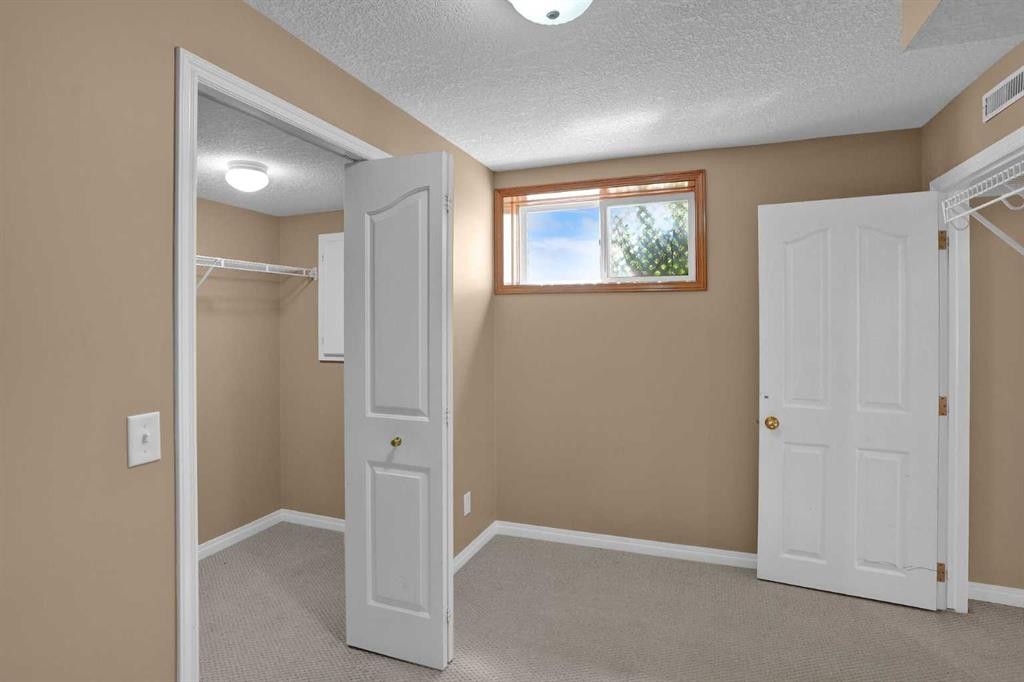 62 West Mitford Crescent, Cochrane, AB - Indoor