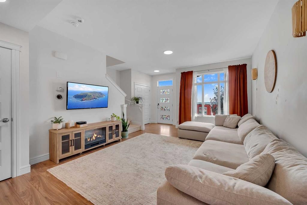250 Carrington Gate Nw, Calgary, AB - Indoor Photo Showing Living Room