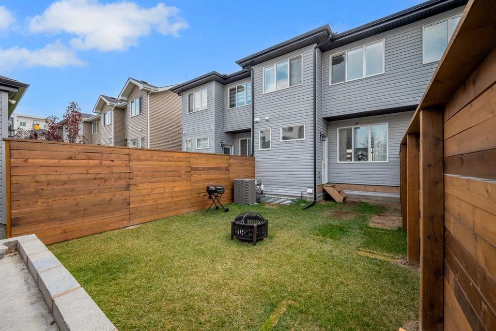250 Carrington Gate Nw, Calgary, AB - Outdoor With Exterior