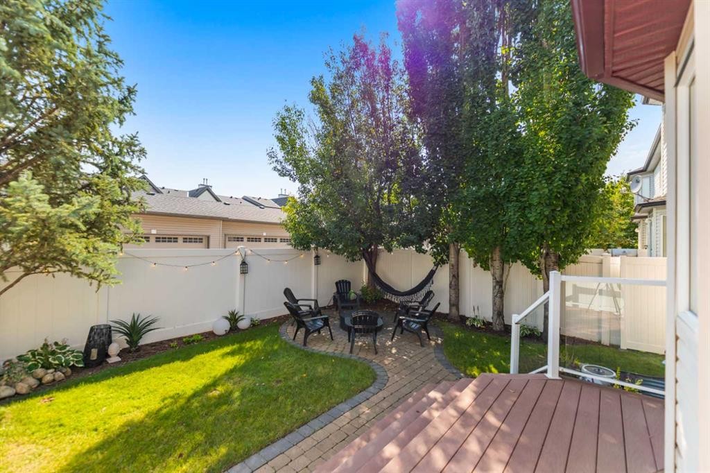 19 Everridge Villas Sw, Calgary, AB - Outdoor With Deck Patio Veranda