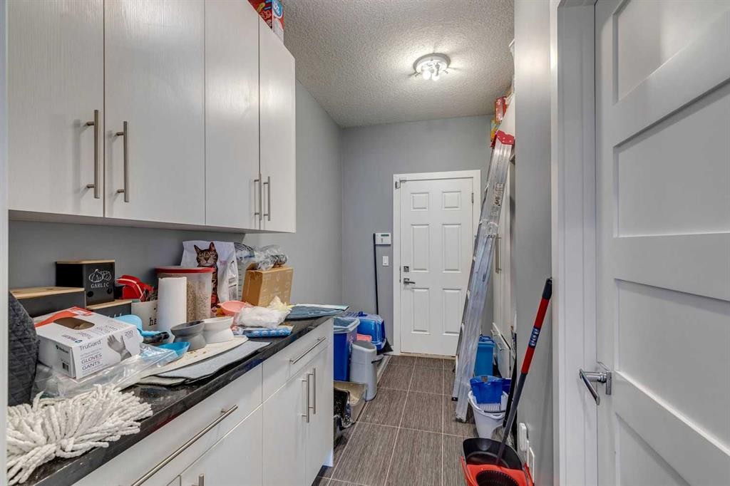 168 Rainbow Falls Heath, Chestermere, AB - Indoor
