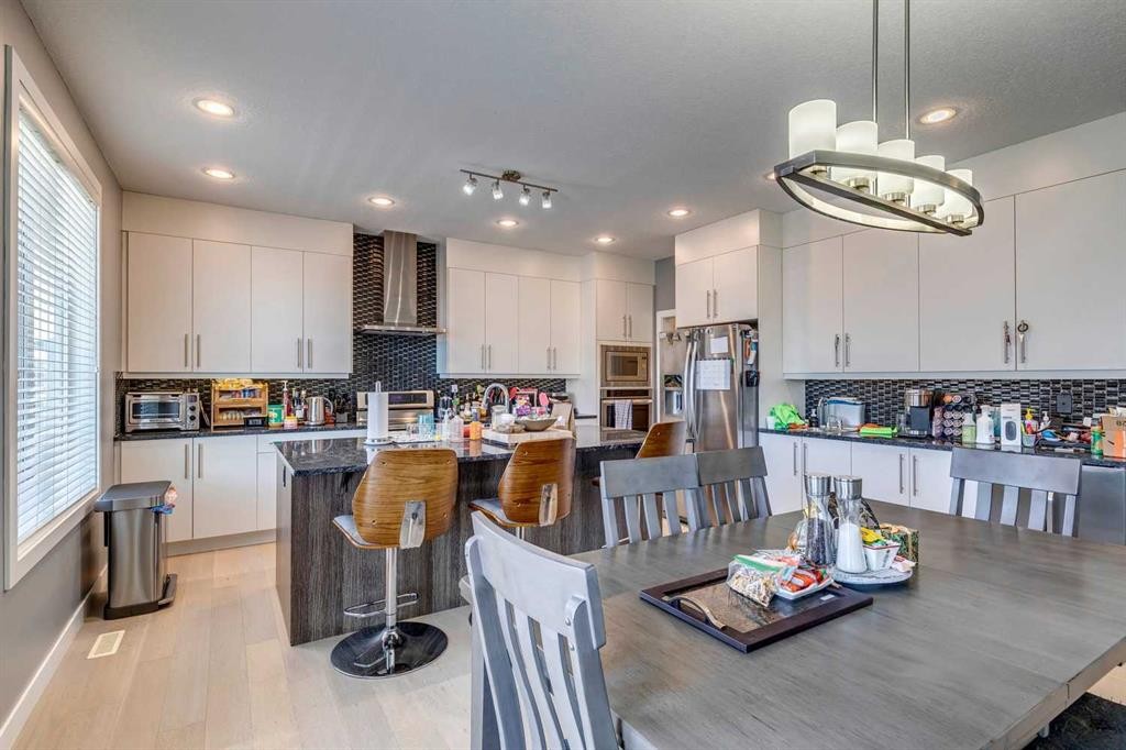168 Rainbow Falls Heath, Chestermere, AB - Indoor