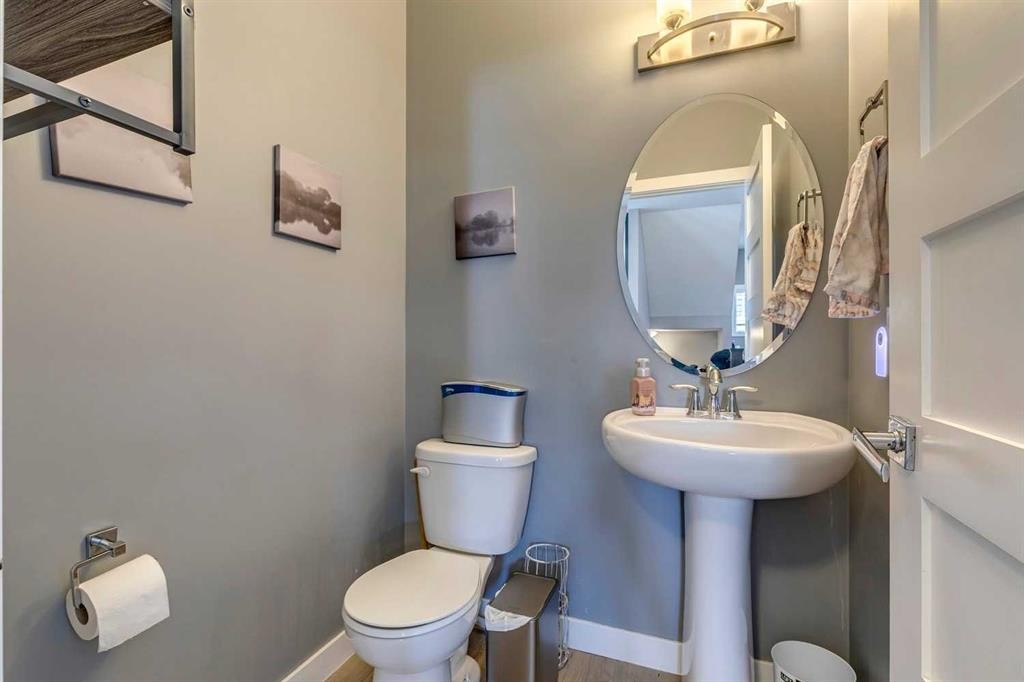 168 Rainbow Falls Heath, Chestermere, AB - Indoor Photo Showing Bathroom