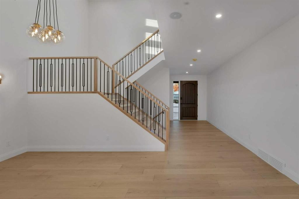 3511 34 Avenue Sw, Calgary, AB - Indoor Photo Showing Other Room