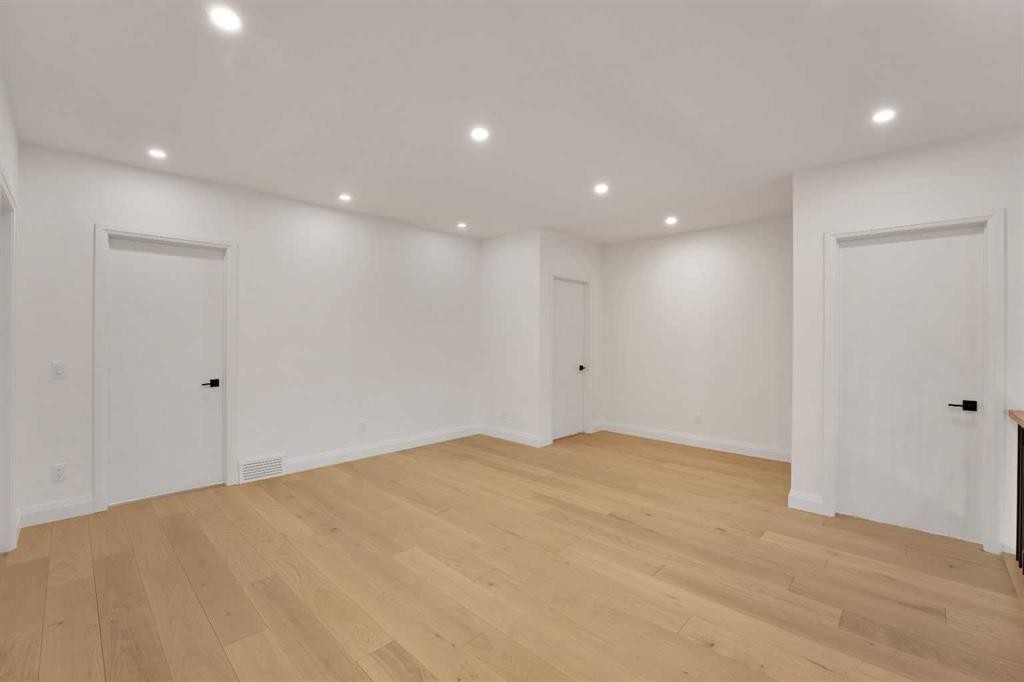 3511 34 Avenue Sw, Calgary, AB - Indoor