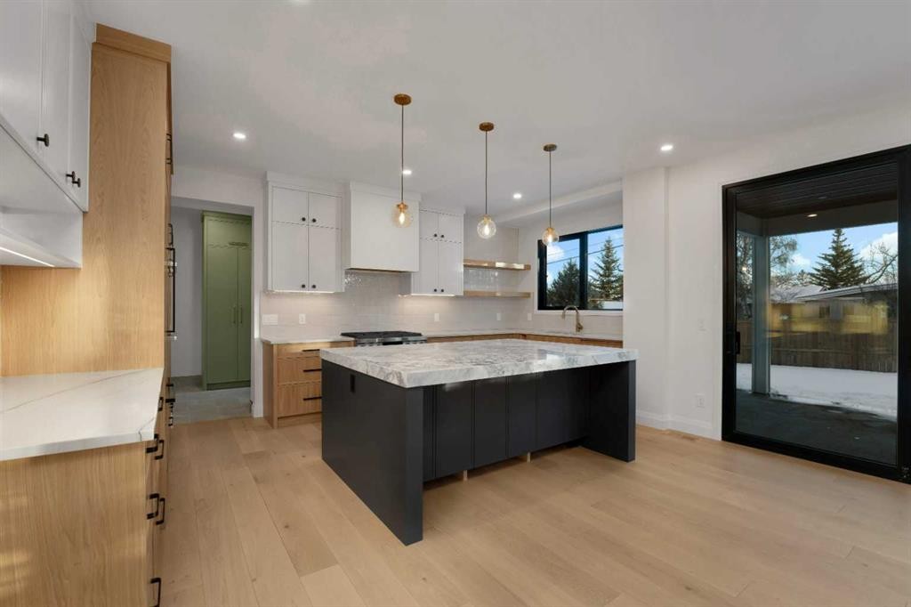 3511 34 Avenue Sw, Calgary, AB - Indoor Photo Showing Other Room