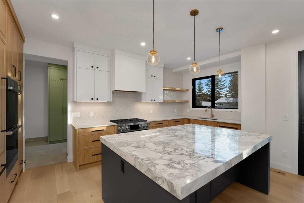 3511 34 Avenue Sw, Calgary, AB - Indoor With Fireplace