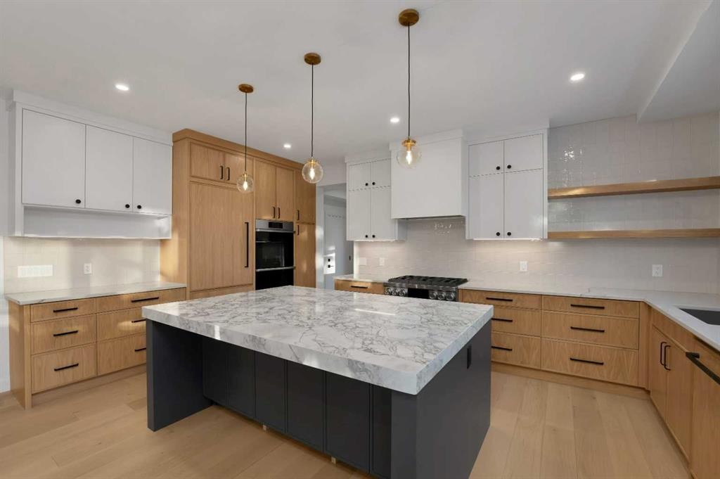 3511 34 Avenue Sw, Calgary, AB - Indoor With Fireplace