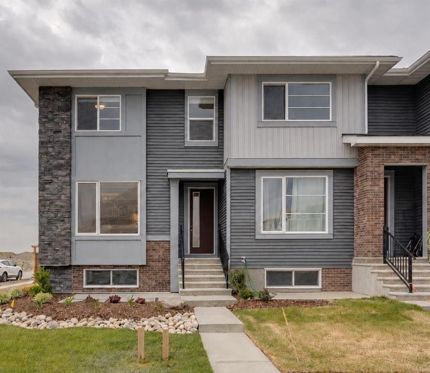 189 Cobblestone Gate Sw, Airdrie, AB - Outdoor With Facade