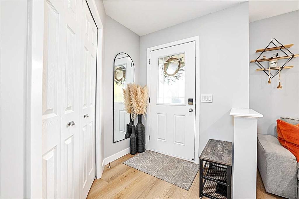 28 Copperfield Heath Se, Calgary, AB - Indoor Photo Showing Other Room