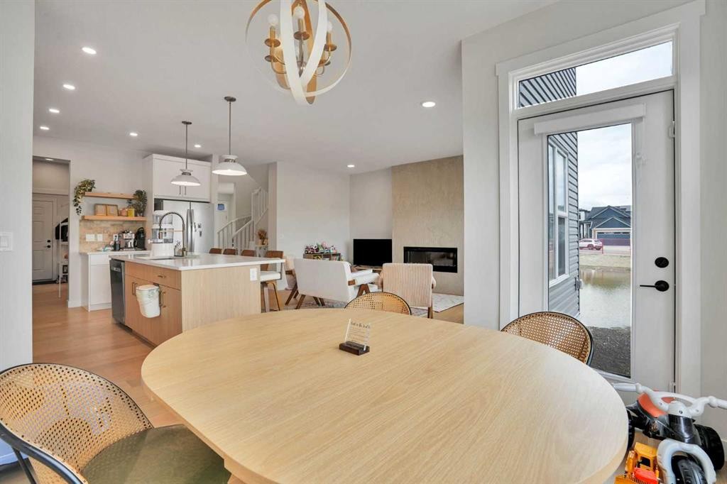 101 Wolf Hollow Terrace Se, Calgary, AB - Indoor Photo Showing Dining Room