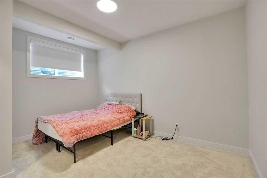 101 Wolf Hollow Terrace Se, Calgary, AB - Indoor Photo Showing Bedroom