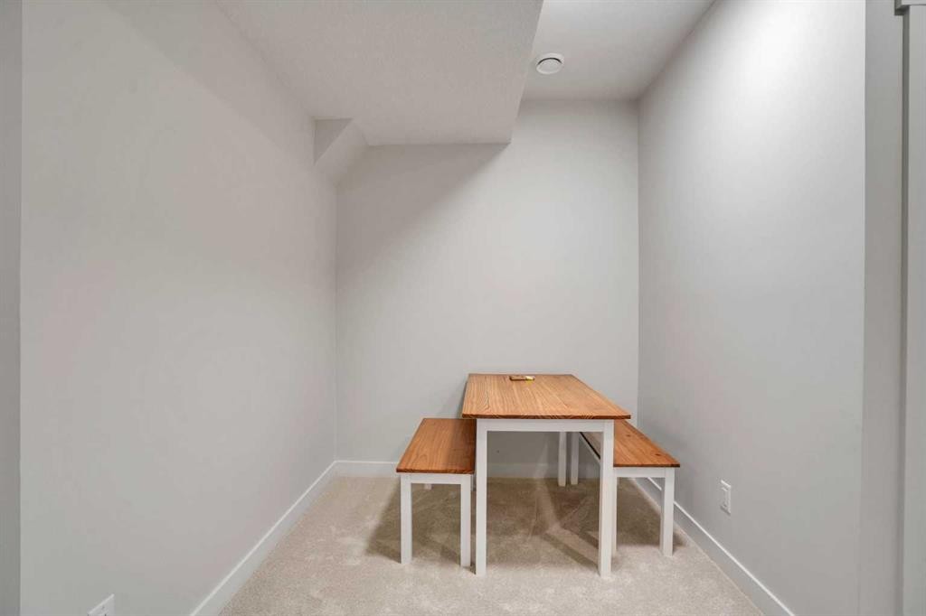 101 Wolf Hollow Terrace Se, Calgary, AB - Indoor Photo Showing Other Room