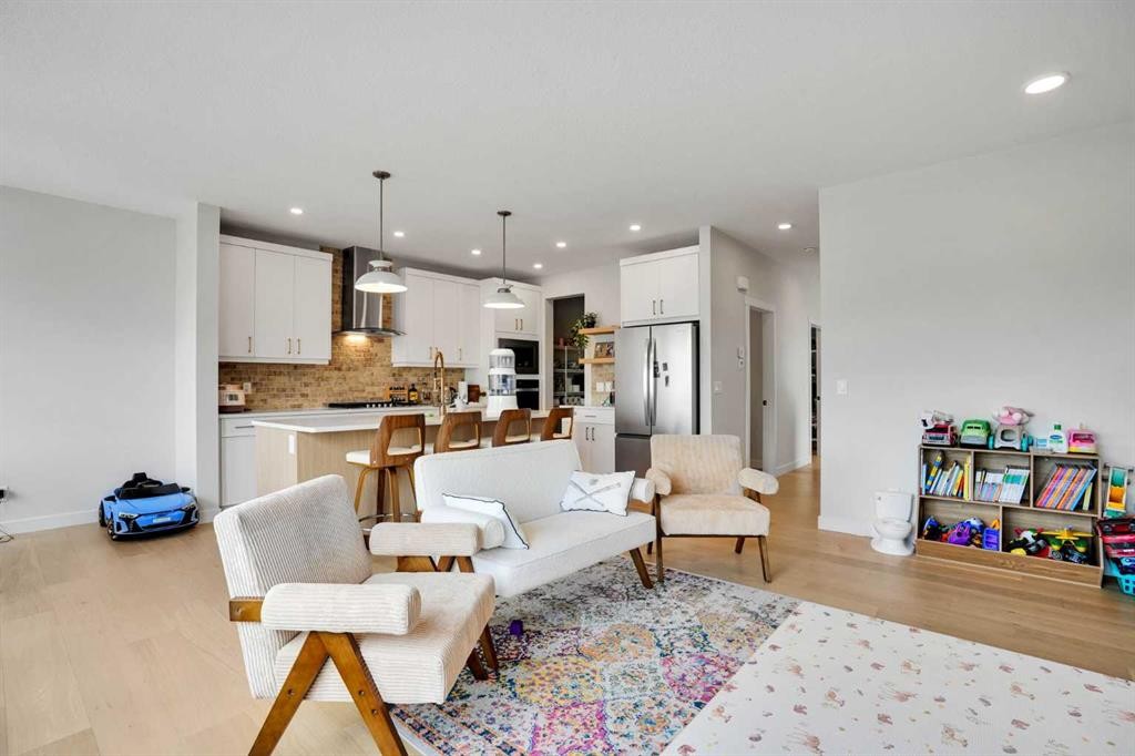101 Wolf Hollow Terrace Se, Calgary, AB - Indoor Photo Showing Living Room