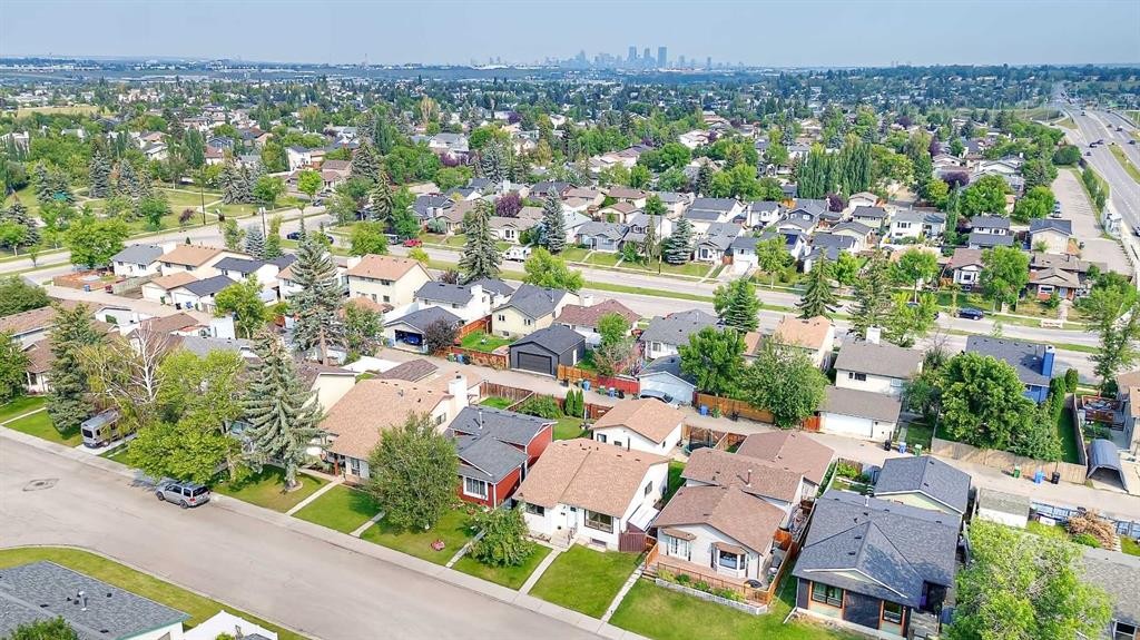 40 River Valley Crescent Se, Calgary, AB - Outdoor With View