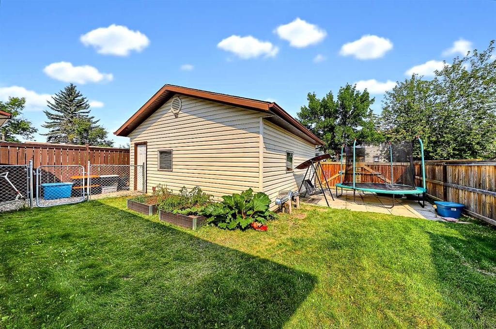40 River Valley Crescent Se, Calgary, AB - Outdoor