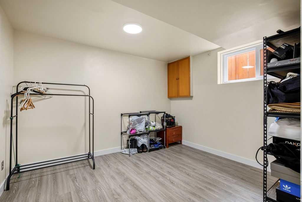 123 Shawglen Rise Sw, Calgary, AB - Indoor Photo Showing Other Room