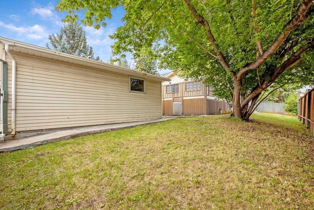 123 Shawglen Rise Sw, Calgary, AB - Outdoor