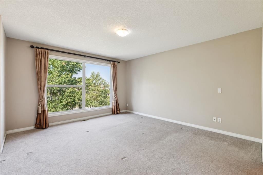 91 St Moritz Terrace Sw, Calgary, AB - Indoor Photo Showing Other Room