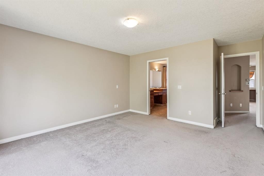 91 St Moritz Terrace Sw, Calgary, AB - Indoor Photo Showing Other Room